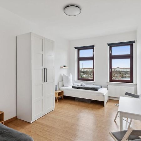 Apartment Fuer 13 Gaeste, 5 Schlafzimmer, 2 Baeder, 2 Loggia'S, Leipzig Zentrum Ost 외부 사진