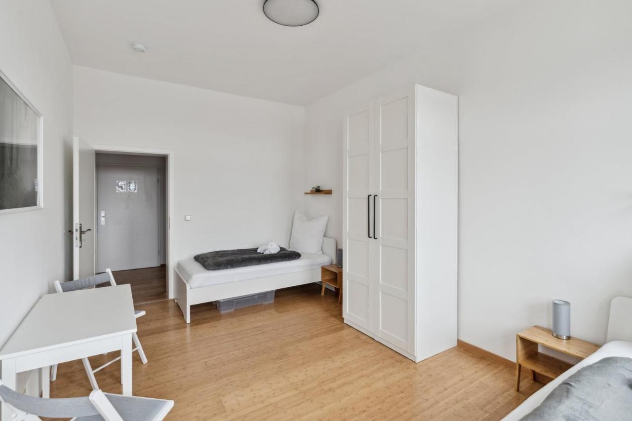 Apartment Fuer 13 Gaeste, 5 Schlafzimmer, 2 Baeder, 2 Loggia'S, Leipzig Zentrum Ost 외부 사진